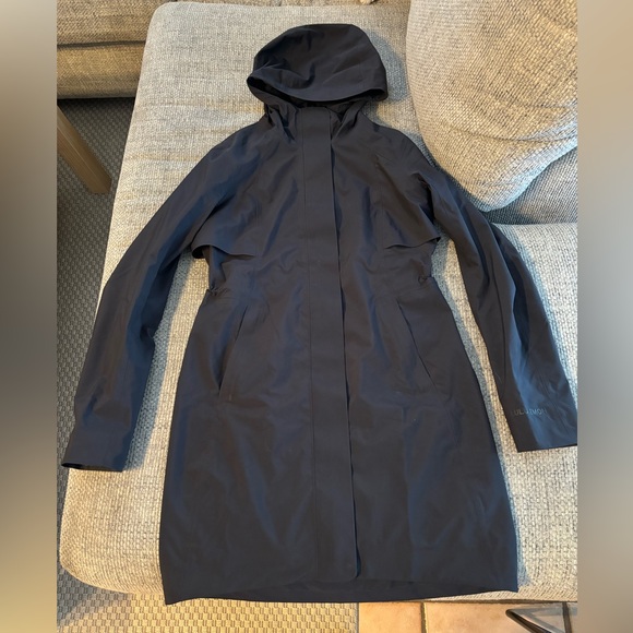 Lululemon Rebel Raincoat 🖤BLACK🖤 size 2 - Picture 2 of 6